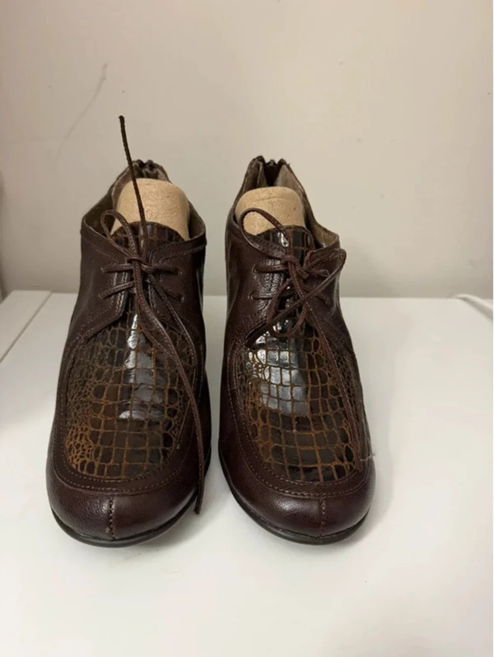 Aerosoles Brown Leather Croc Embossed Lace